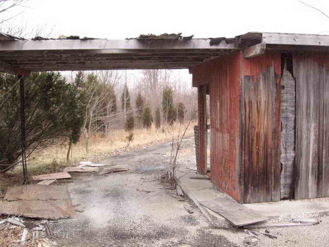 Lake Drive-In - 2006 Photo (newer photo)